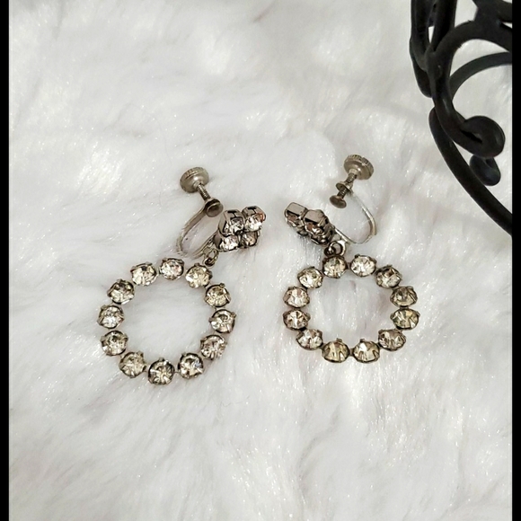 Vintage silver tone clear rhinestones screwbacks dangle earrings Circle Design - Picture 2 of 5